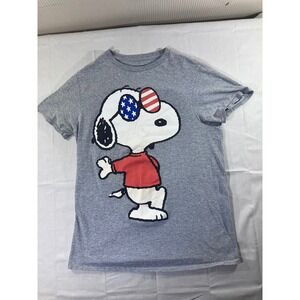 Peanuts Snoopy T Shirt Graphic Tee Adult Size S Gray Red White‎ Blue USA Flag